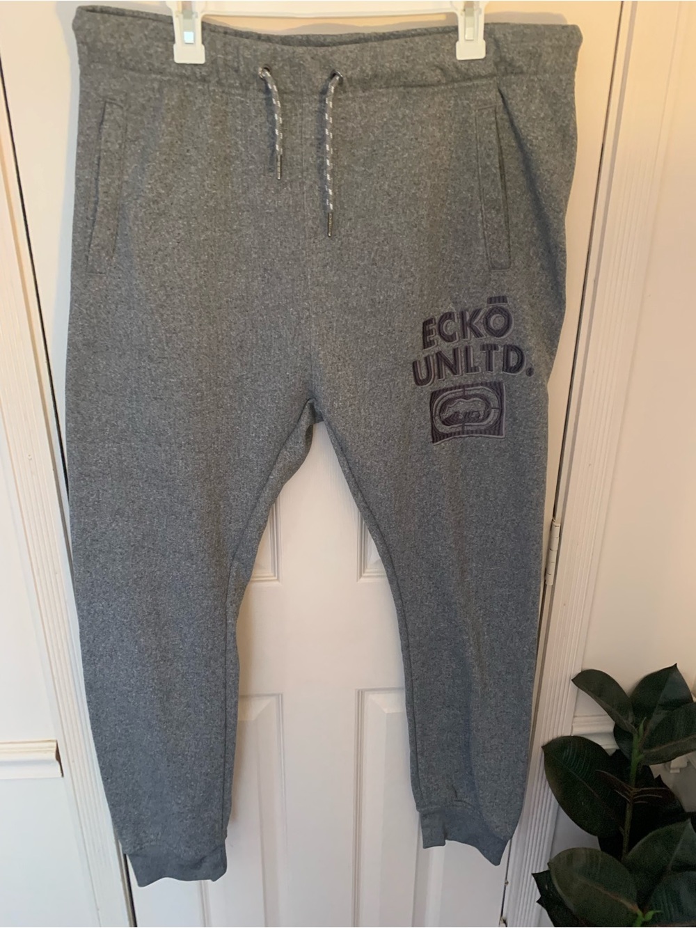 Ecko Unltd. fleece jogger sweatpants tag missing look like a XL